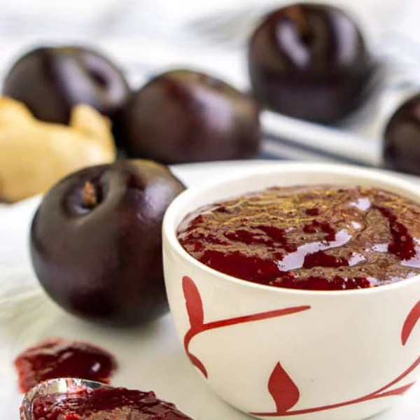 Plums, Red, 1 kg Pack - Image 3